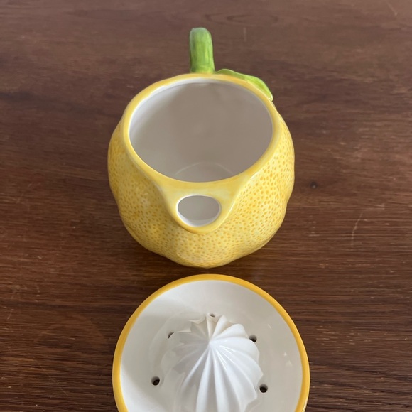 Sur La Table Ceramic Lemon Citrus Juicer – 6.5” Kitchen Tool & Décor - Picture 5 of 5